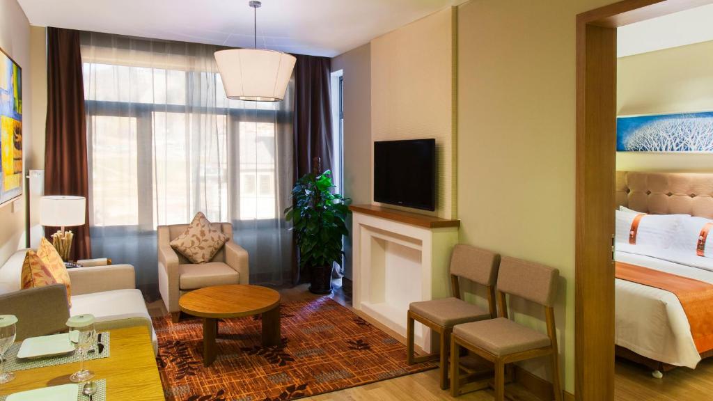 Wanda Jin suite room